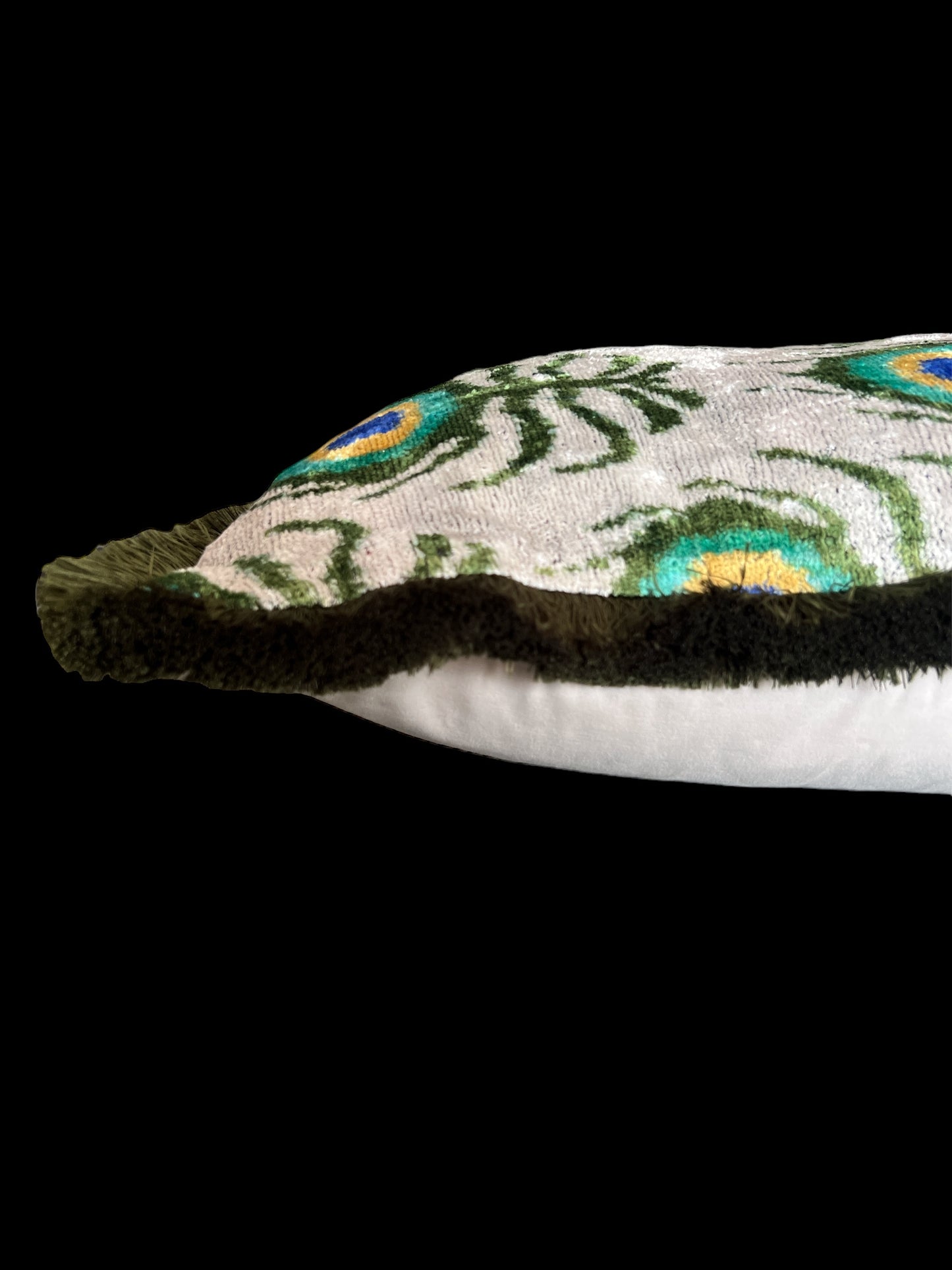 Cuscino in velluto di seta ikat con frange