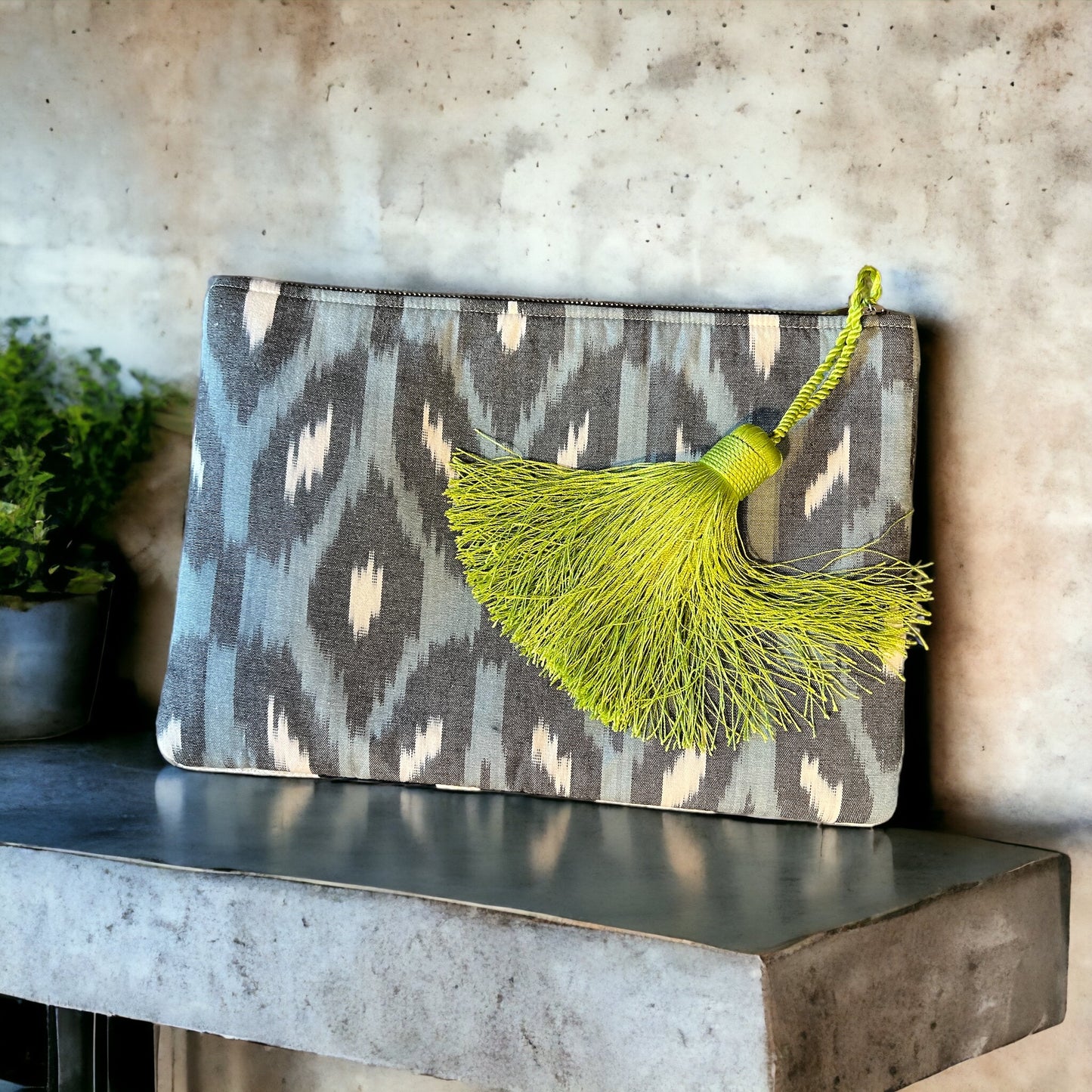 Pochette in velluto ikat