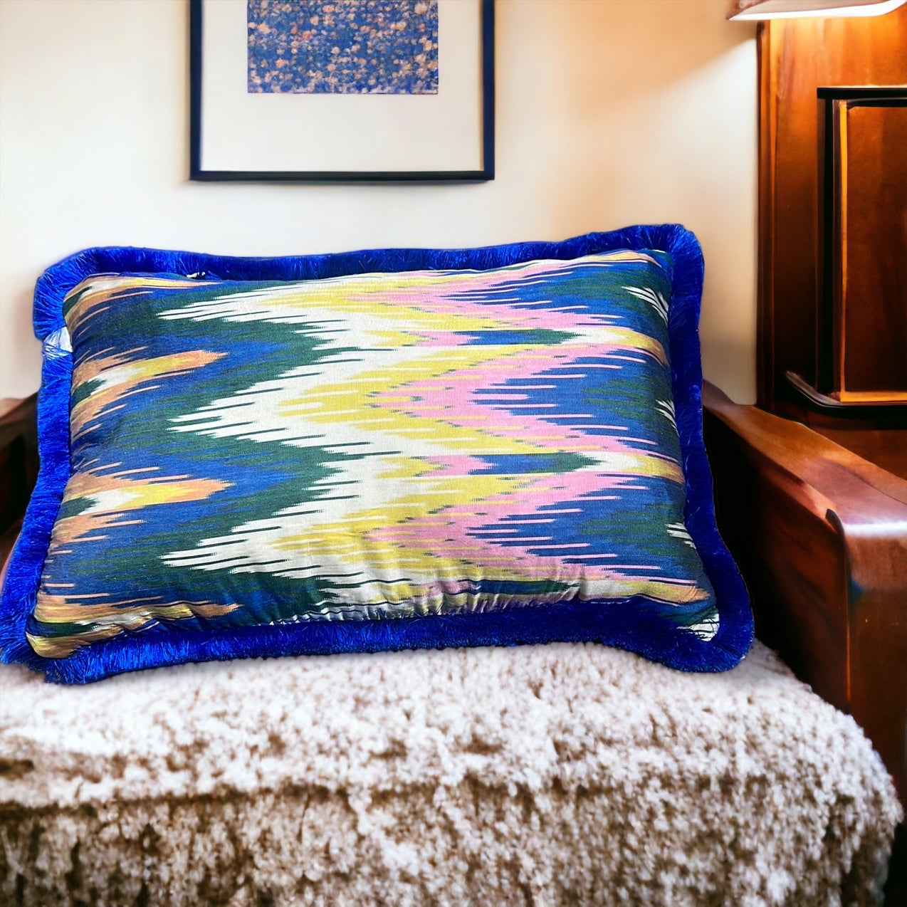 Cuscino in pura seta ikat con frange