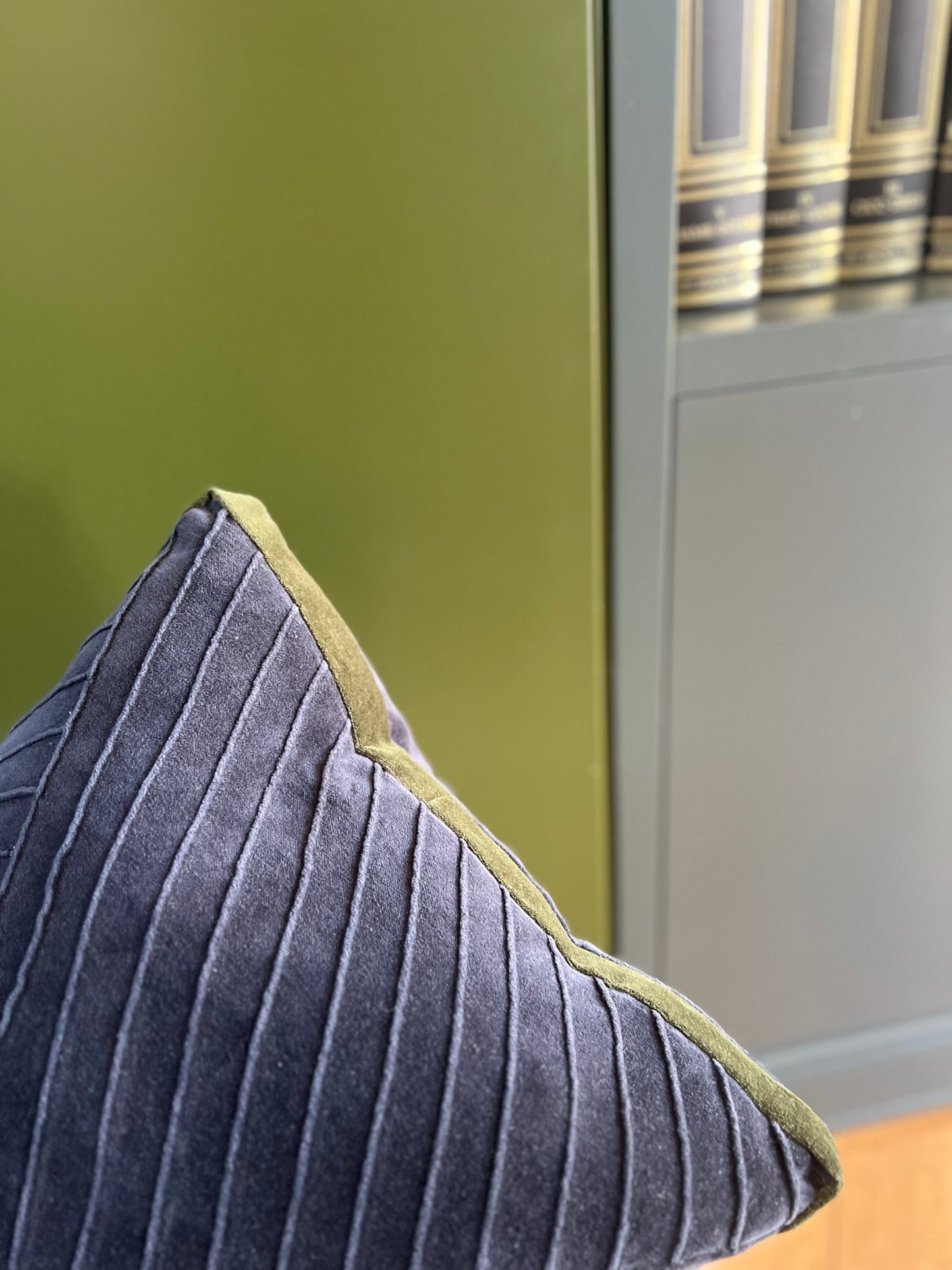 “Checks & stripes” - grigio e militare
