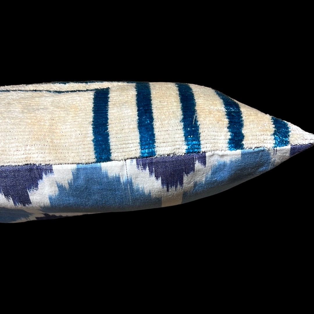 Cuscino in velluto di seta ikat