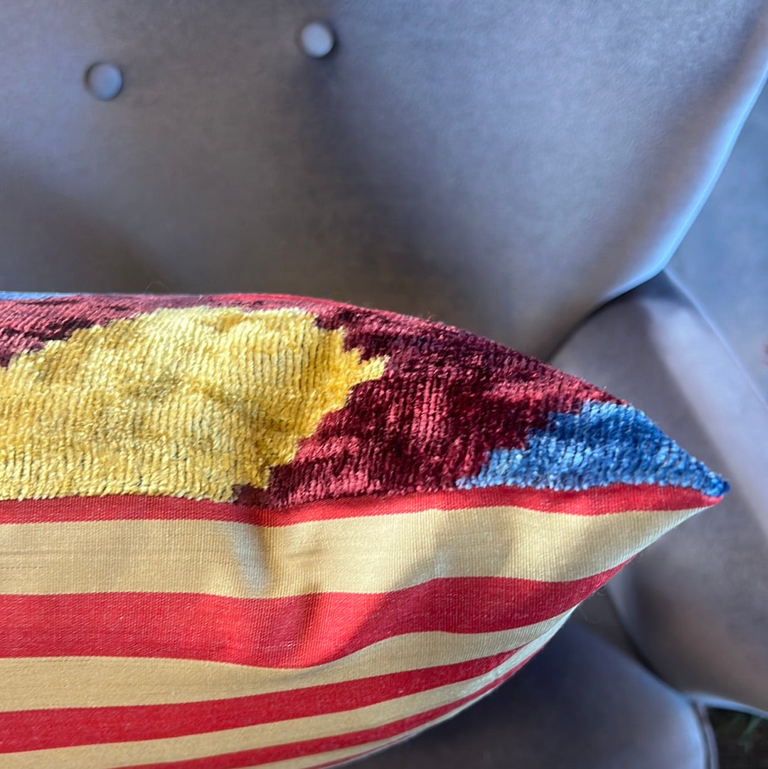 Cuscino in velluto di seta ikat