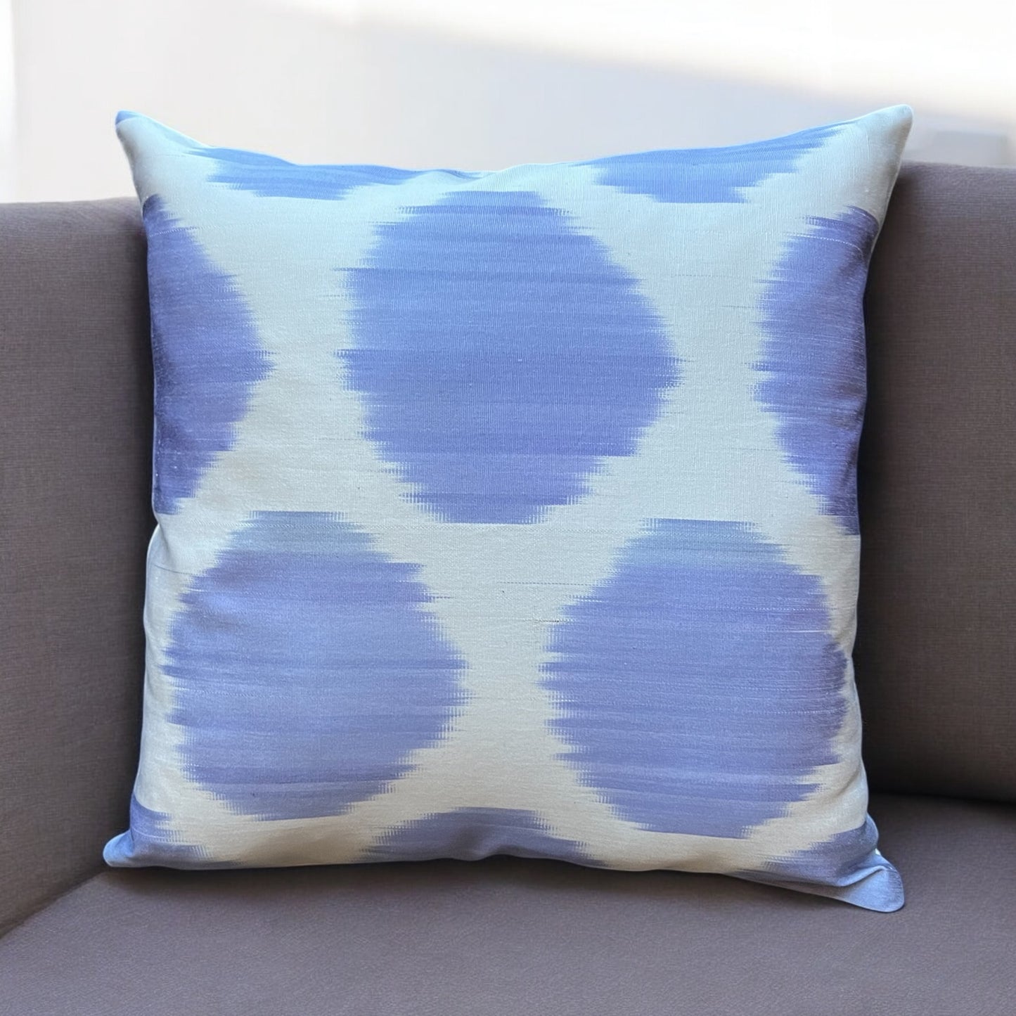 Cuscino in pura seta ikat