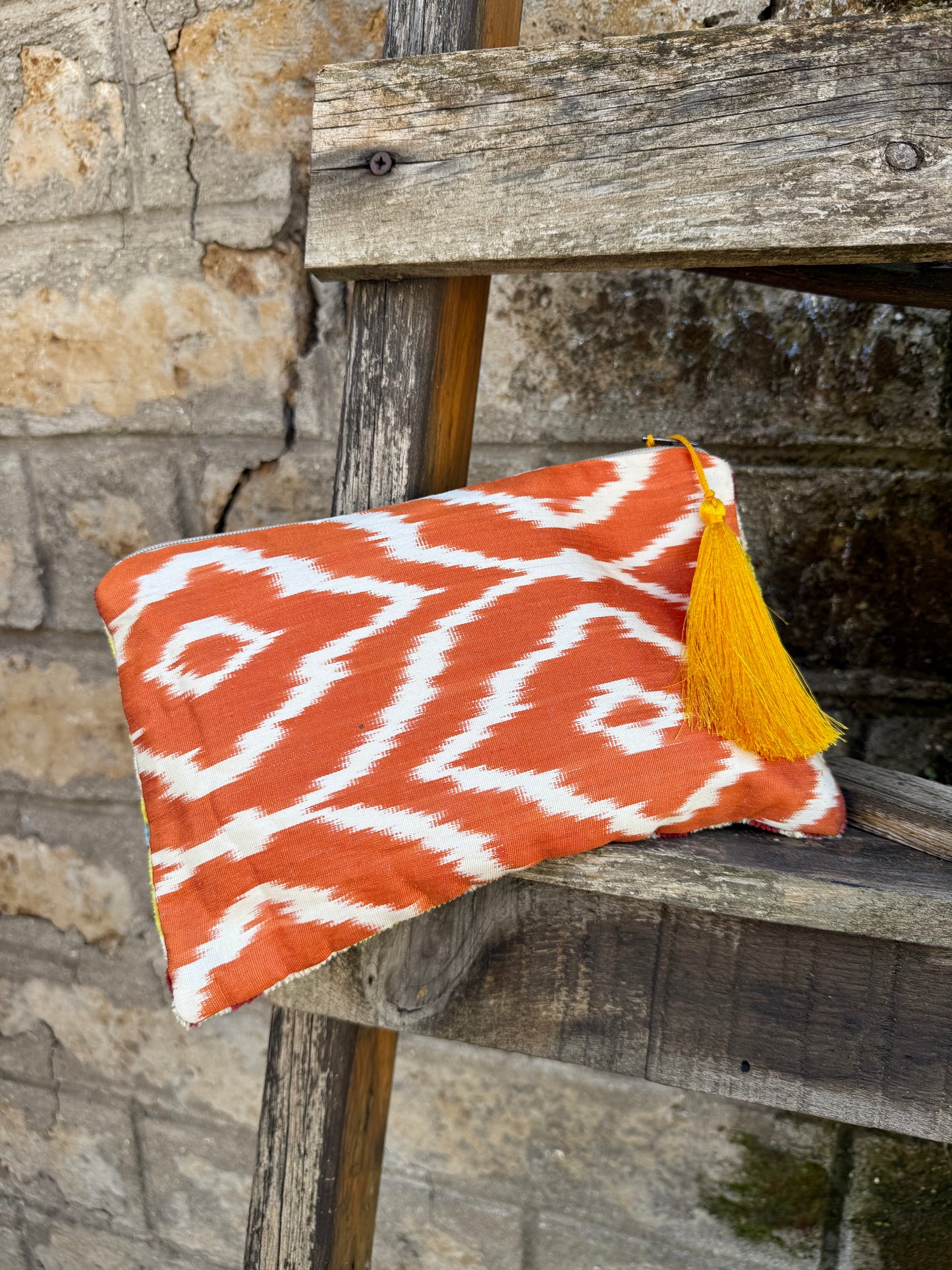 Pochette in velluto ikat