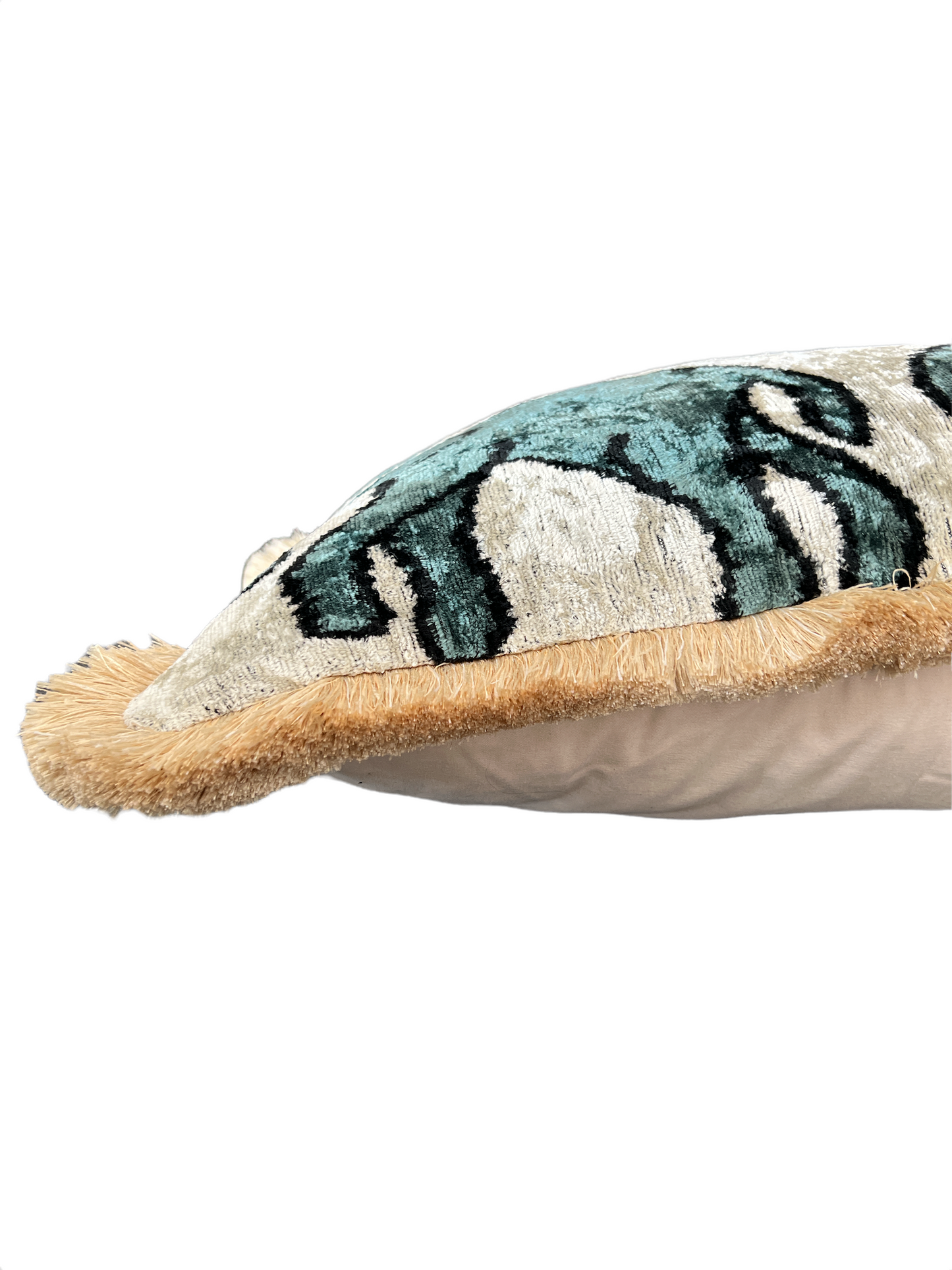 Cuscino in velluto di seta ikat con frange