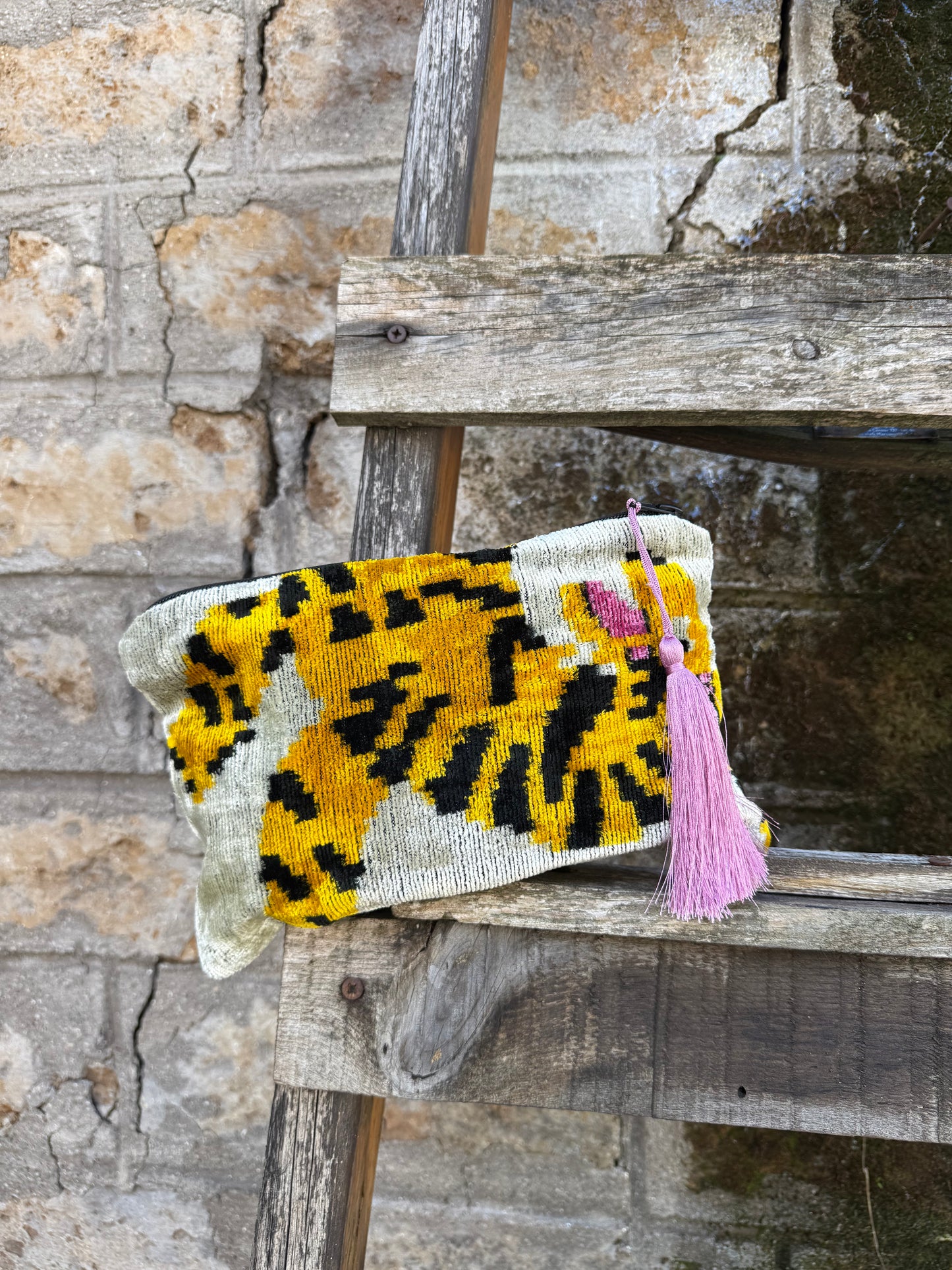 Pochette in velluto ikat